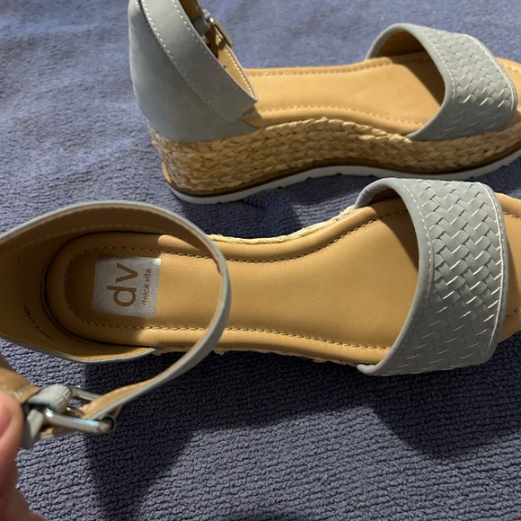 DOLCE VITA DANE LIGHT BLUE WEDGES ESPADRILLE PLATFORM
SANDALS SIZE 9 Reg… - Picture 4 of 6